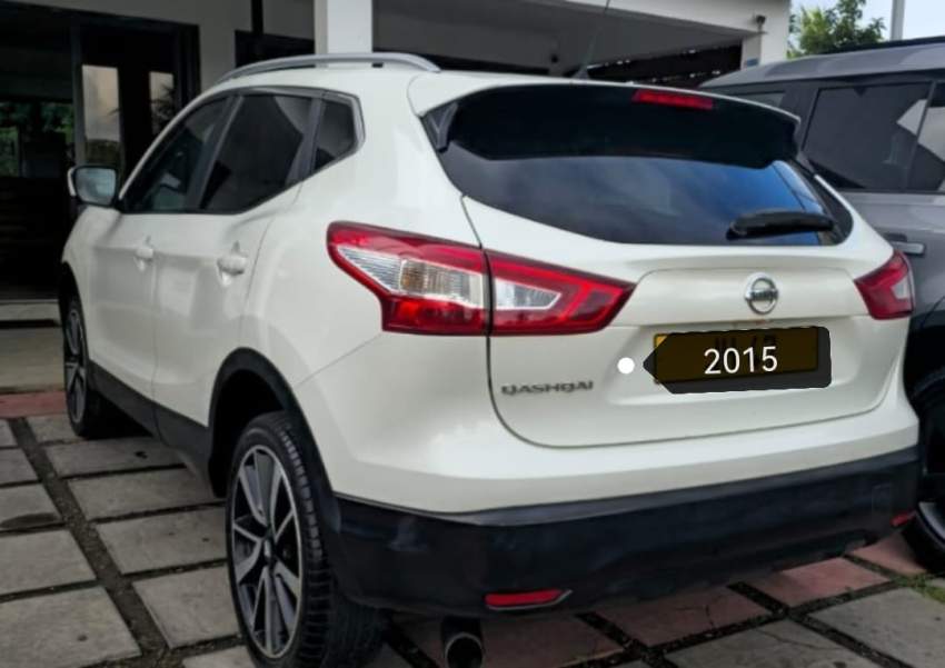 Nissan Qashqai Diesel 2015 - 1 - SUV Cars  on Aster Vender