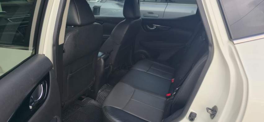 Nissan Qashqai Diesel 2015 - 2 - SUV Cars  on Aster Vender