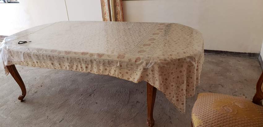 Dining tab’e - 1 - Tables  on Aster Vender