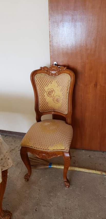 Dining tab’e - 0 - Tables  on Aster Vender