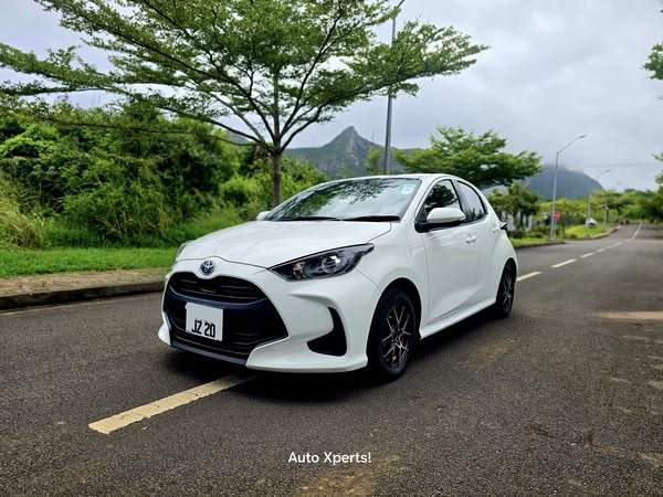 TOYOTA YARIS 1.5 Hybrid  2020 - 1 - Compact cars  on Aster Vender