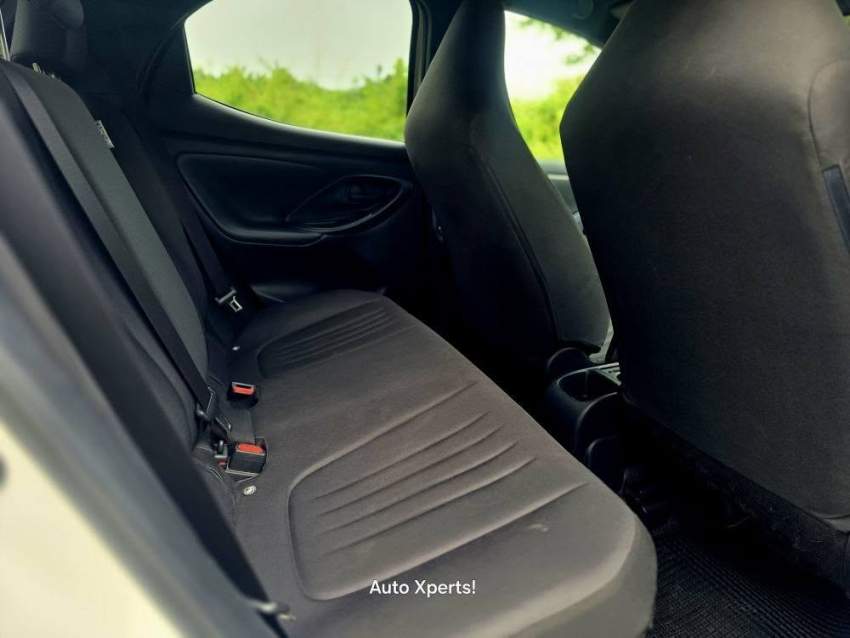 TOYOTA YARIS 1.5 Hybrid  2020 - 7 - Compact cars  on Aster Vender