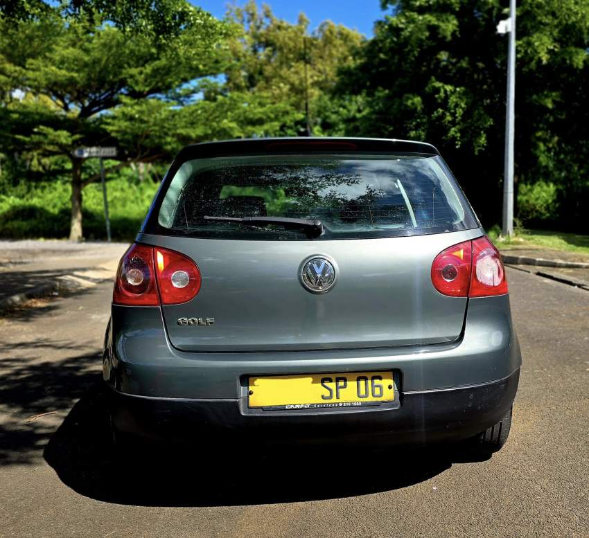 VOLKSWAGEN GOLF 5 2006 - 2 - Compact cars  on Aster Vender