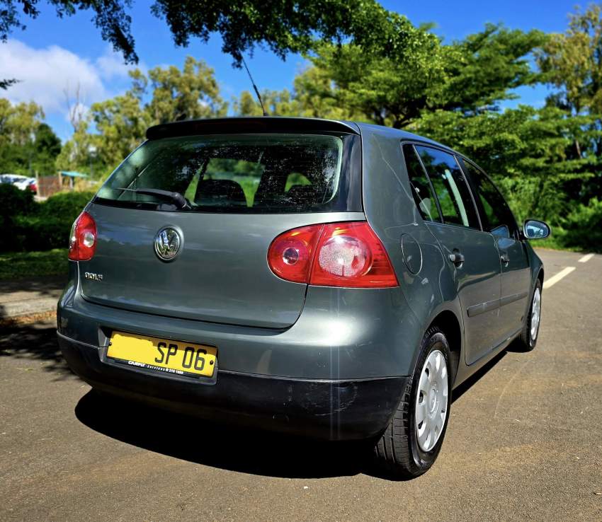 VOLKSWAGEN GOLF 5 2006 - 3 - Compact cars  on Aster Vender