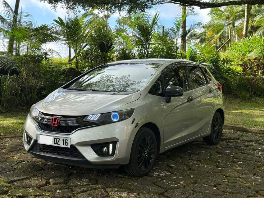 Honda Fit DZ16 - 2 - Family Cars  on Aster Vender