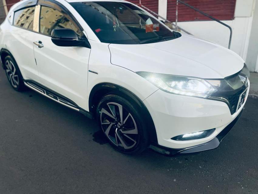 2016 Honda Vezel RS – Hybrid Full Option - 1 - SUV Cars  on Aster Vender