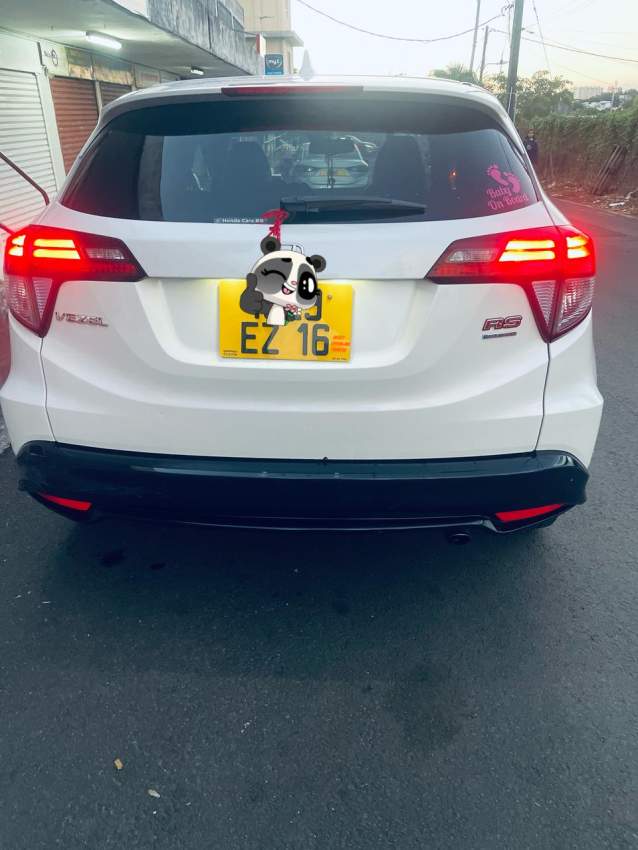 2016 Honda Vezel RS – Hybrid Full Option - 3 - SUV Cars  on Aster Vender