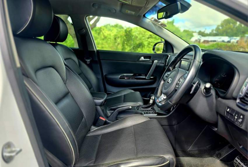 KIA SPORTAGE GT-LINE AWD 2018 - 6 - SUV Cars  on Aster Vender