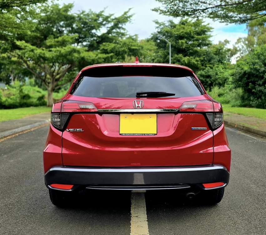 HONDA VEZEL HYBRID FACELIFT 2018 - 4 - Family Cars  on Aster Vender