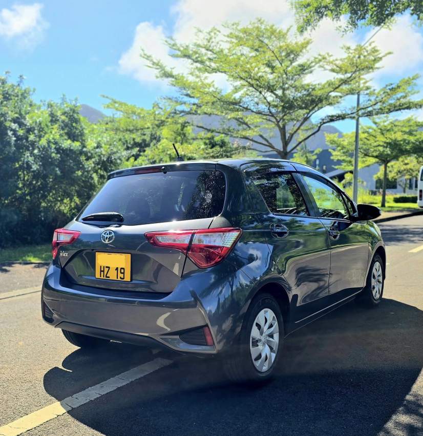 TOYOTA VITZ 2019 - 5 - Compact cars  on Aster Vender