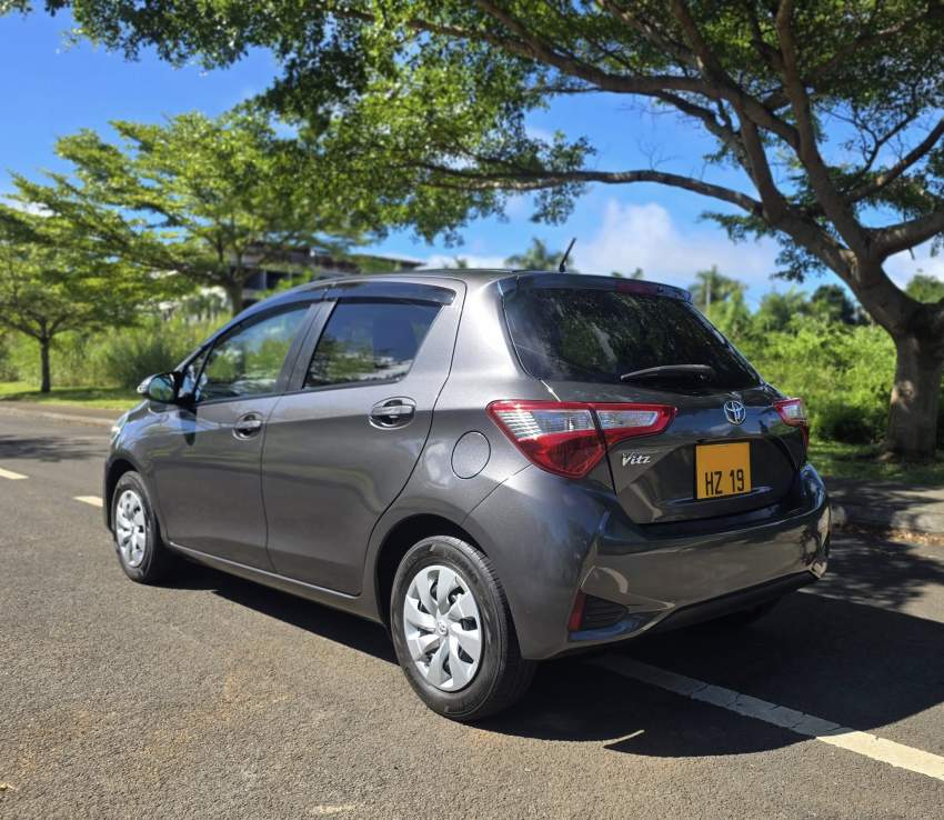TOYOTA VITZ 2019 - 3 - Compact cars  on Aster Vender