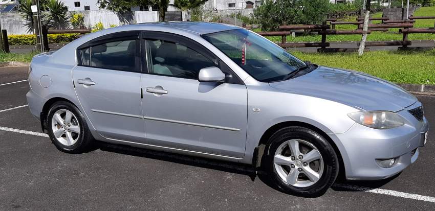 Mazda 3 car manual transmission - 0 - Compact cars  on Aster Vender