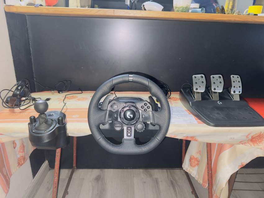 Logitech Racing wheel G923 , pedals et shifter - 2 - Other Indoor Sports & Games  on Aster Vender
