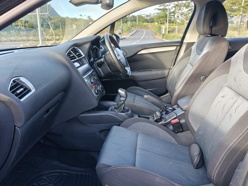 Citroen C4 - 1.6 Hatchback (May 2013) - 2 - Family Cars  on Aster Vender