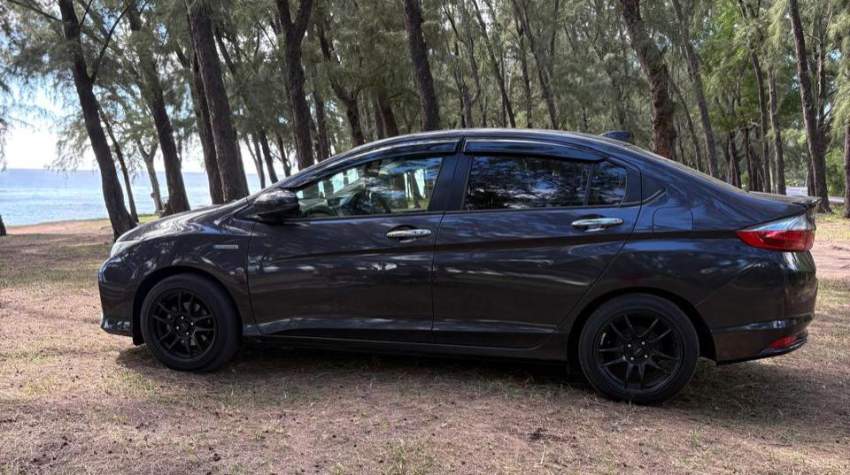 Honda Grace EX – Full Option | 2017 - 2 - Family Cars  on Aster Vender