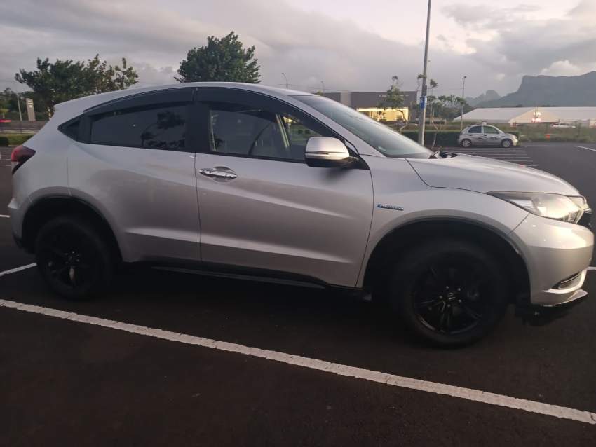 Honda Vezel 2015 Hybrid for Sale (Pre-Budget Price) - 6 - SUV Cars  on Aster Vender