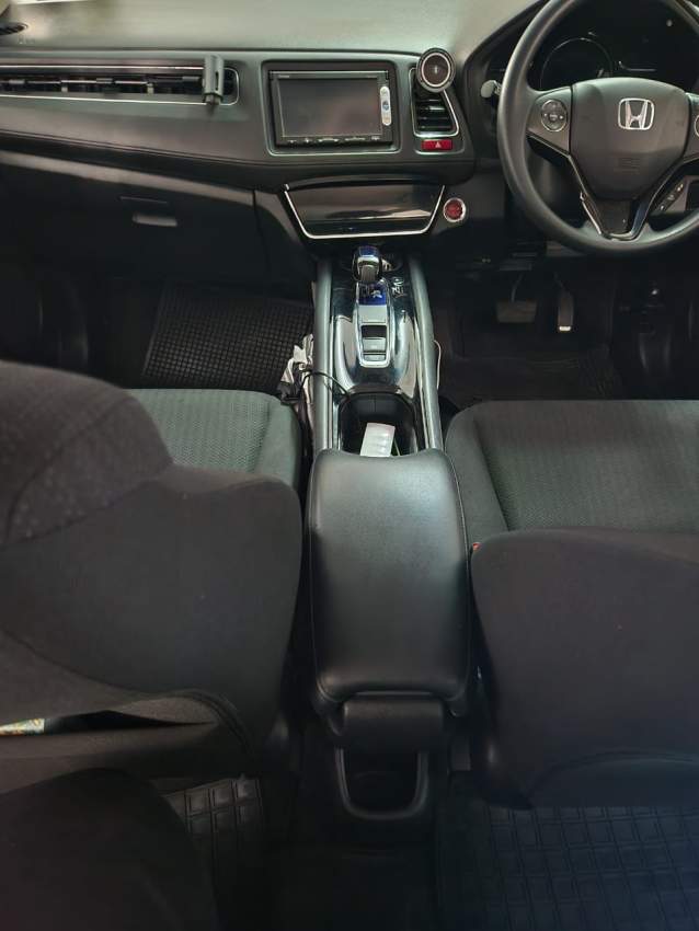 Honda Vezel 2015 Hybrid for Sale (Pre-Budget Price) - 4 - SUV Cars  on Aster Vender