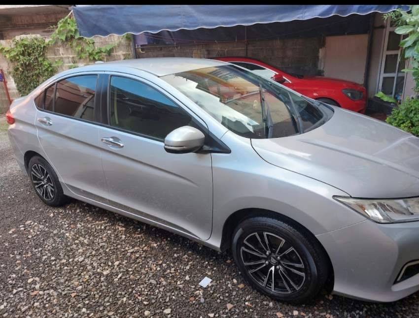 Honda Grace - 7 - Family Cars  on Aster Vender