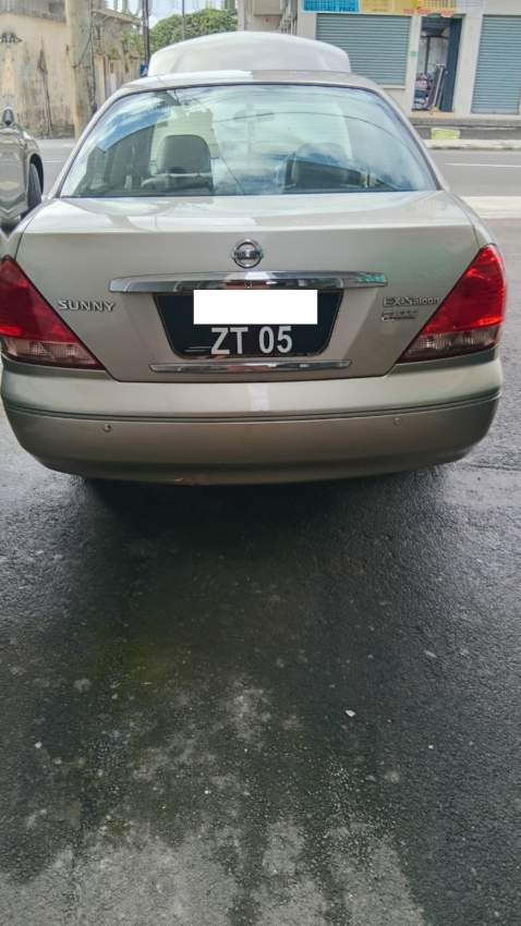 Nissan 17 - 5 - Compact cars  on Aster Vender