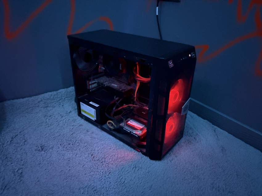 Gaming pc set up - 1 - PlayStation 4 Games  on Aster Vender