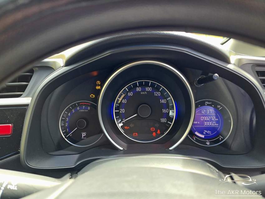 Honda Fit - 8 - Compact cars  on Aster Vender