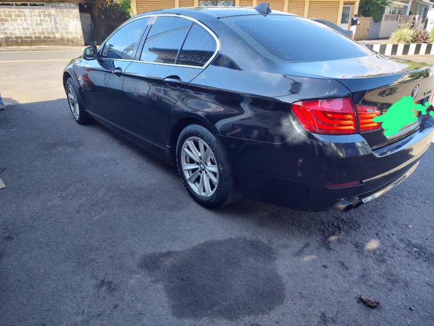 BMW 520i (2012) - 1 - Luxury Cars  on Aster Vender