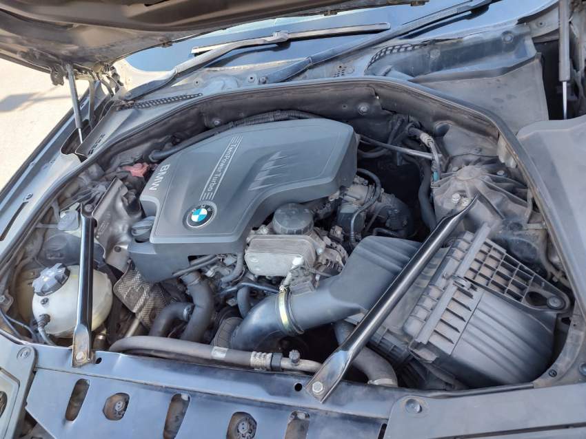 BMW 520i (2012) - 3 - Luxury Cars  on Aster Vender