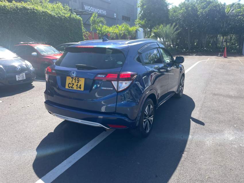 Honda Vezel 2014 - 4 - SUV Cars  on Aster Vender