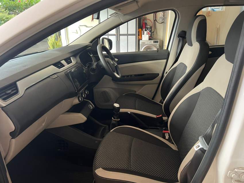 Renault Triber 2021 – 7-Seater - 5 - Family Cars  on Aster Vender