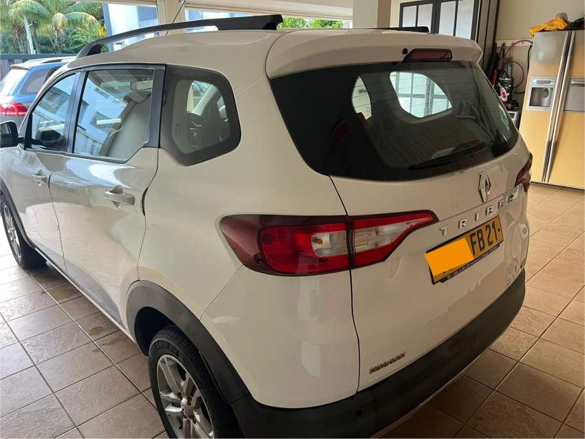 Renault Triber 2021 – 7-Seater - 3 - Family Cars  on Aster Vender