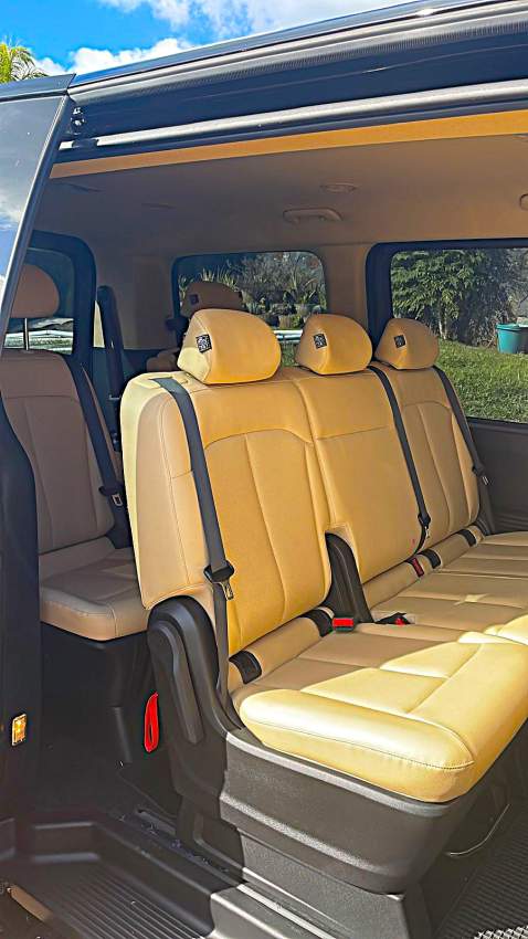 Hyundai Staria Luxury – 2022 11-Seater - 2 - Compact cars  on Aster Vender