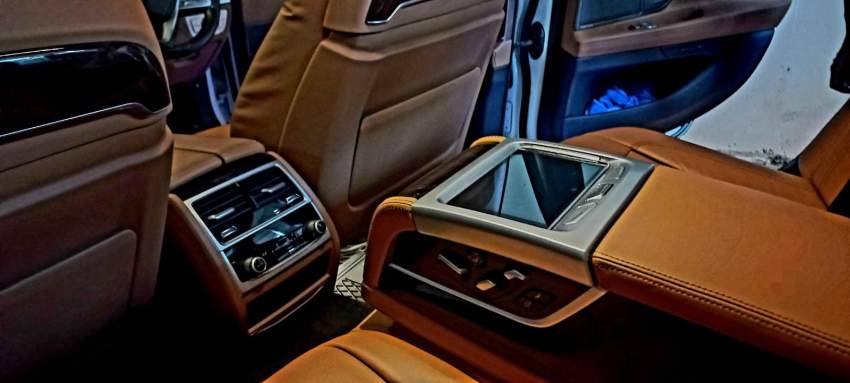 Bmw Year 2018 - 2 - Luxury Cars  on Aster Vender