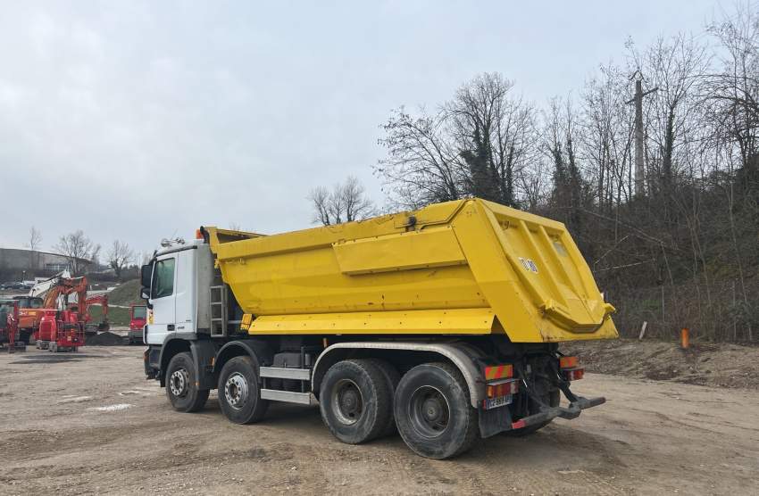 Mercedes-Benz Actros 4148 8x4  Camion à benne basculante Tri/E - 2 - Truck bed  on Aster Vender