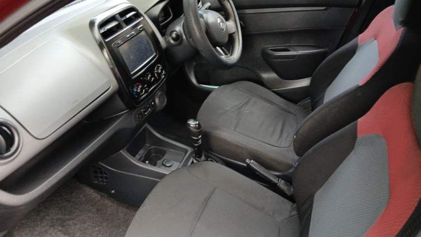 Renault Kwid - 2 - Compact cars  on Aster Vender