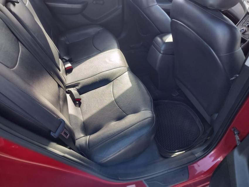 Hyundai Elantra 2015 - 4 - Family Cars  on Aster Vender