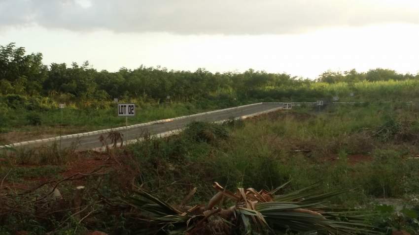 Belle portion de terrain à Balaclava - 2 - Land  on Aster Vender