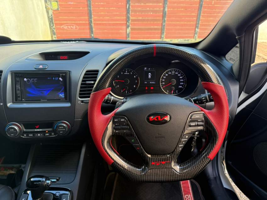 Kia Cerato - Pearl White (Aug 2016) - 6 - Family Cars  on Aster Vender