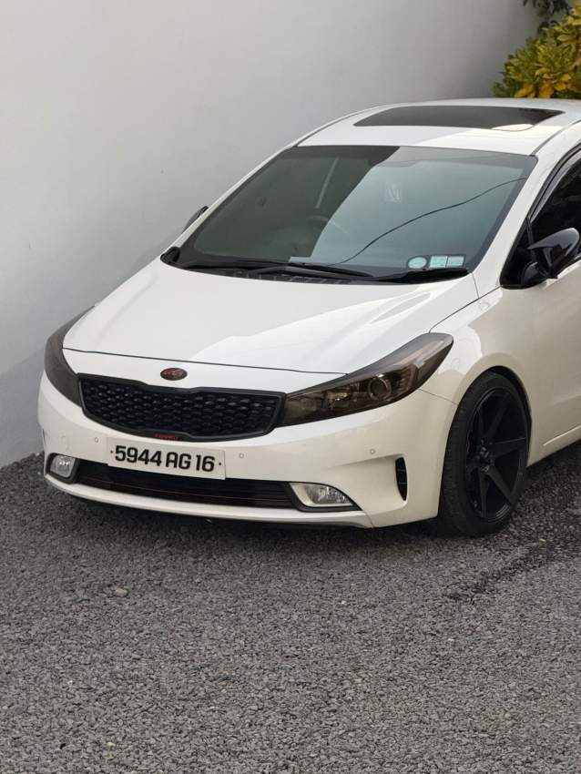 Kia Cerato - Pearl White (Aug 2016) - 0 - Family Cars  on Aster Vender