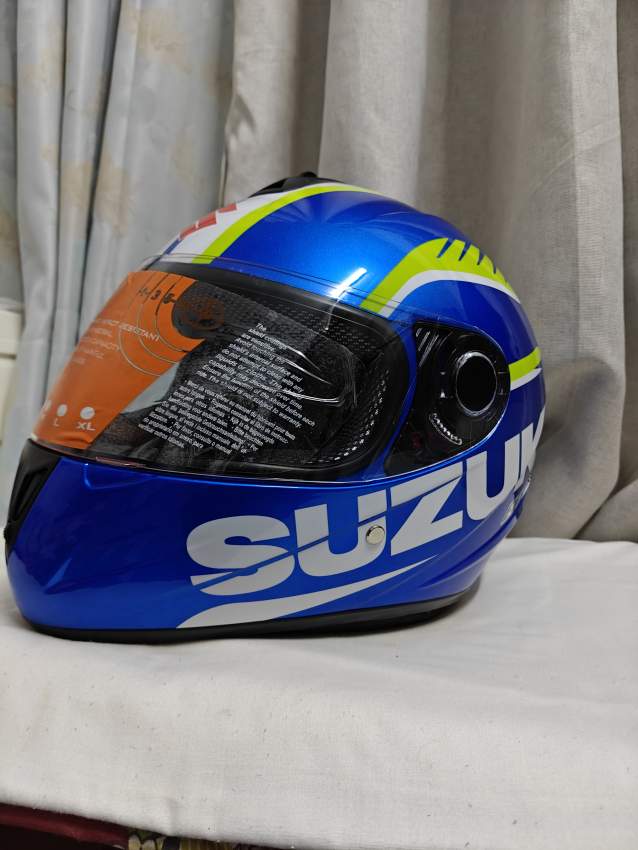 Helmet Integral - New size L - 0 - Spare Parts  on Aster Vender