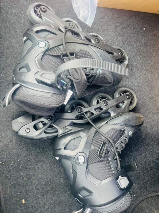 Skating shoes - 1 - Other Indoor Sports & Games  on Aster Vender