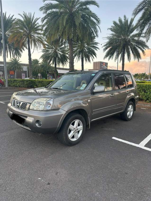 Nissan Xtrail - 2 - SUV Cars  on Aster Vender