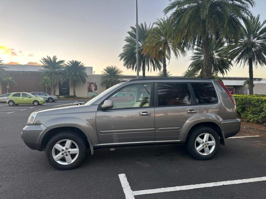 Nissan Xtrail - 1 - SUV Cars  on Aster Vender
