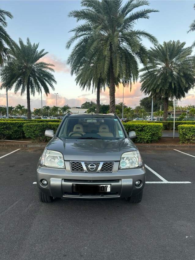 Nissan Xtrail - 4 - SUV Cars  on Aster Vender