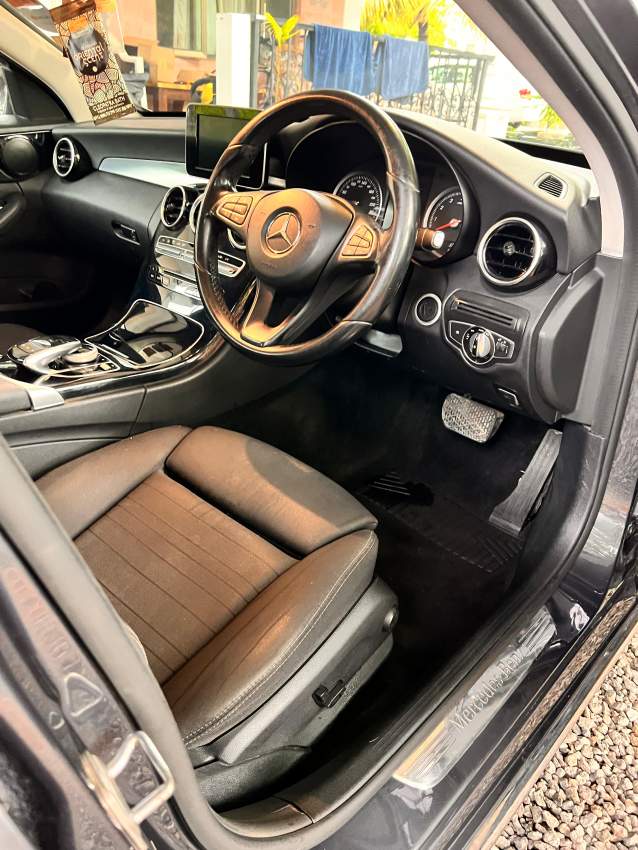 Mercedes-Benz C180 (2016) - 5 - Luxury Cars  on Aster Vender