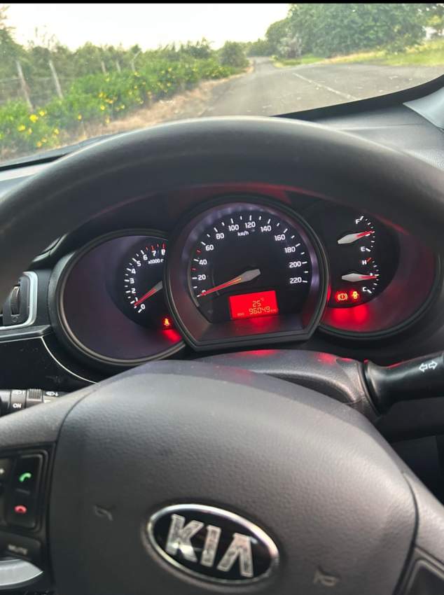 Kia rio 1.2 hatchback 2016 - 4 - Compact cars  on Aster Vender