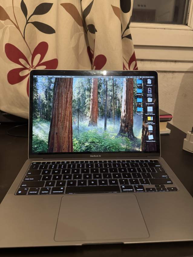 MacBook Air 13 - 1 - Laptop  on Aster Vender