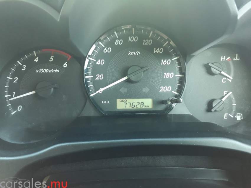 2014 Toyota Hilux 2.5 2WD - 9 - Pickup trucks (4x4 & 4x2)  on Aster Vender