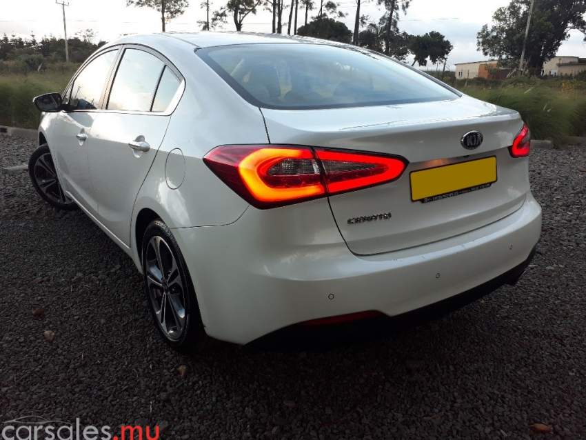 2014 Kia Cerato 1.6 EX - 3 - Luxury Cars  on Aster Vender