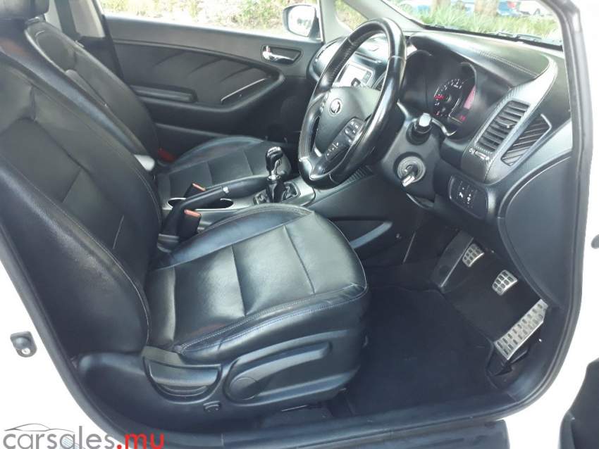2014 Kia Cerato 1.6 EX - 6 - Luxury Cars  on Aster Vender
