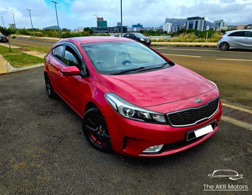 2016 KIA Cerato Forte K3 - 2 - Family Cars  on Aster Vender